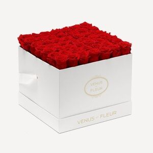 Venus Et Fleur - Large Square Hat Box